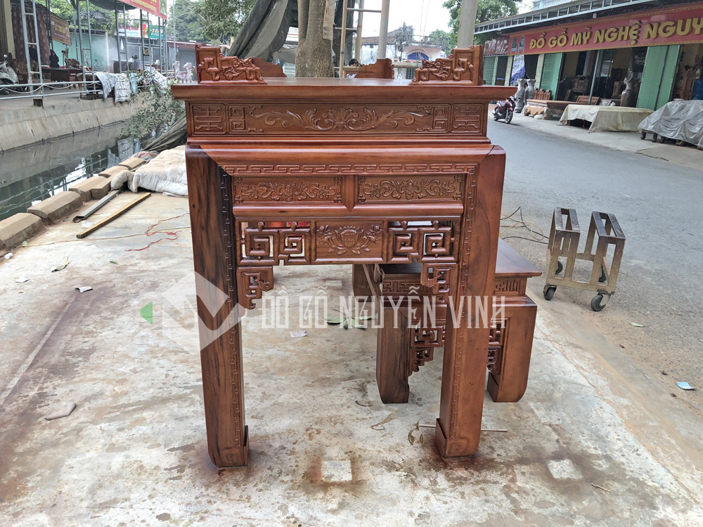 Bộ bàn thờ án gian và bàn cơm đục triện sen gỗ gụ