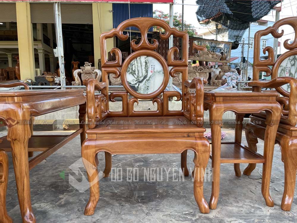 Bộ bàn ghế móc mỏ gỗ gõ đỏ tựa đá tự nhiên