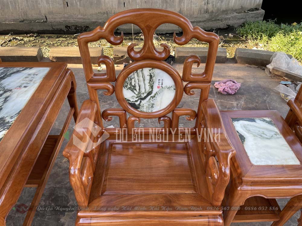 Bộ bàn ghế móc mỏ gỗ gõ đỏ tựa đá tự nhiên