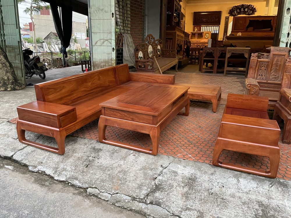 Ghế sofa gỗ gõ đỏ hiện đại được làm từ chất liệu gỗ cao cấp và thiết kế đẹp mắt, tươi mới, đang trở thành xu hướng trong năm